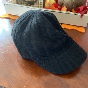 Black knit women’s hat